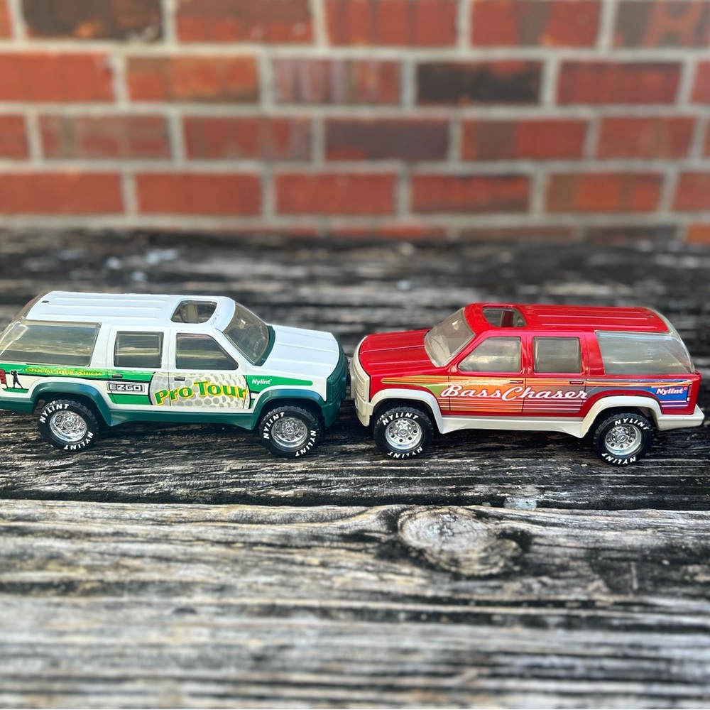 Vintage 1994 Nylint Bass Chaser Gone Fishin’ SUV & Pro Tour Golf SUV C9